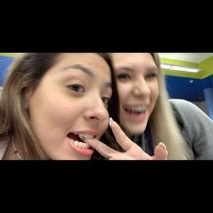 Meet your Posher, Alexis